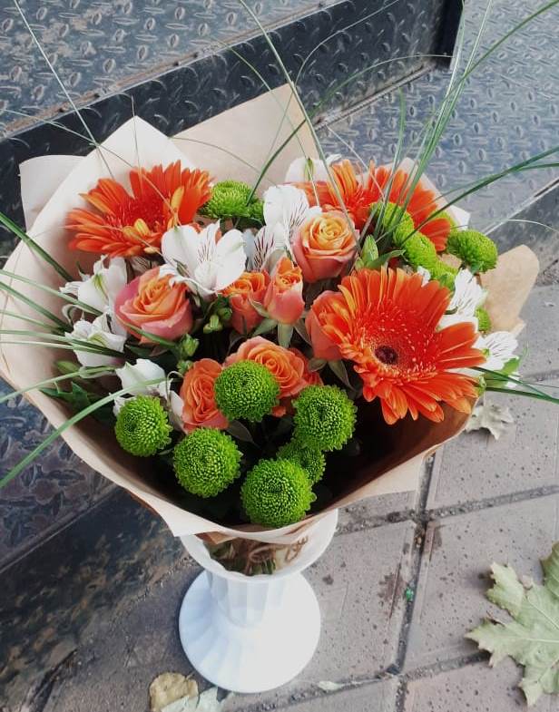 Букет цветов из: Герберы, Хризантемы, Альстромерии и Розы в Анне