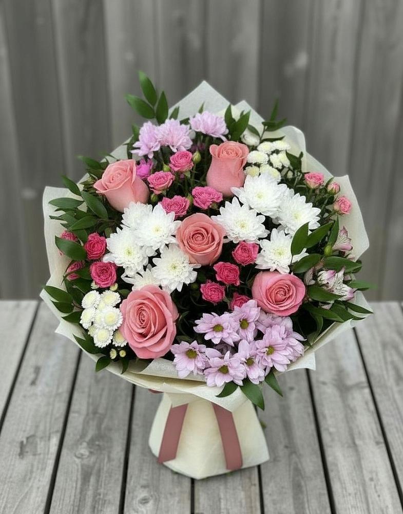 Букет цветов из: Альстромерии, Гвоздики, Розы и Хризантемы в Анне