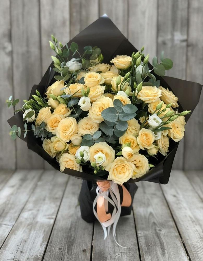 Букет цветов из: Розы и Лизиантусы в Анне