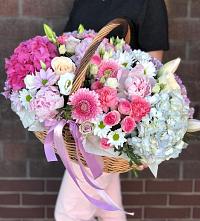 Композиция солнечный день в Анне Цветочная композиция из Розы, Хризантемы, Пионы и Лизиантусы в корзине в Анне