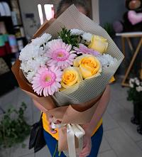 Букет цветов из:  Герберы, Розы и Хризантемы в Анне