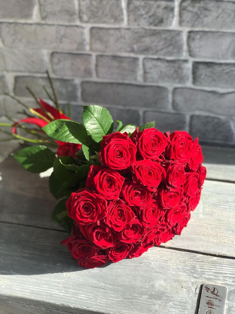 Букет Красные розы Фридом в Анне