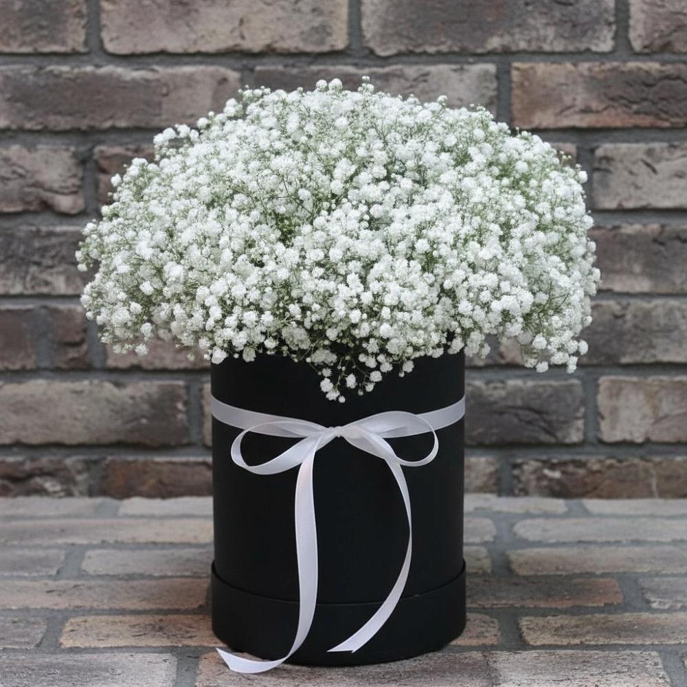 Цветочная композиция из Гипсофила в шляпной коробке в Анне