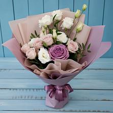 Букет цветов из:  Розы и Лизиантусы в Анне