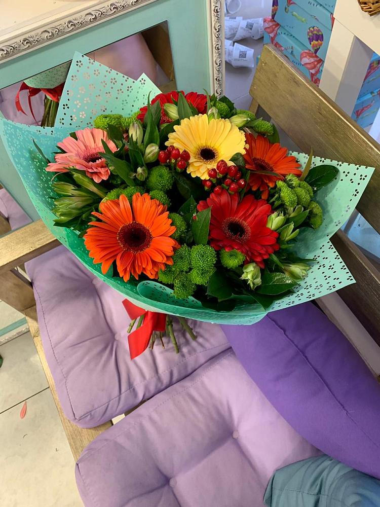Букет цветов из: Герберы, Хризантемы и Альстромерии в Анне