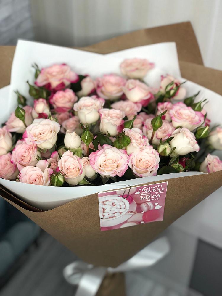 Букет цветов из: Розы в Анне