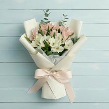 Букет цветов из:  Альстромерии в Анне