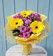 Букет цветов из:  Хризантемы и Герберы в Анне