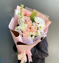 Букет цветов из:  Хризантемы и Розы в Анне