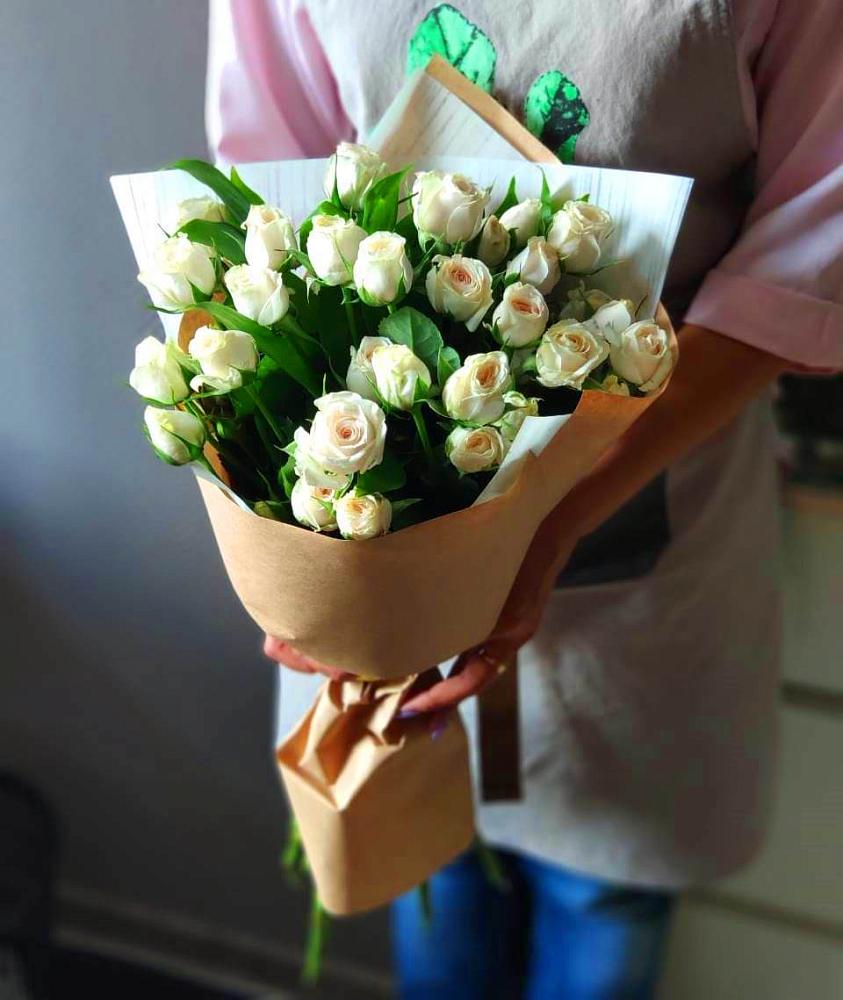 Букет цветов из: Розы в Анне
