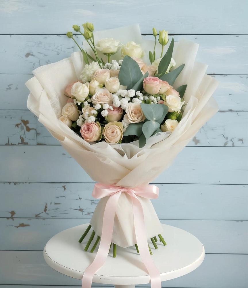 Букет цветов из: Розы и Лизиантусы в Анне