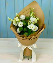 Букет цветов из:  Хризантемы и Лизиантусы в Анне