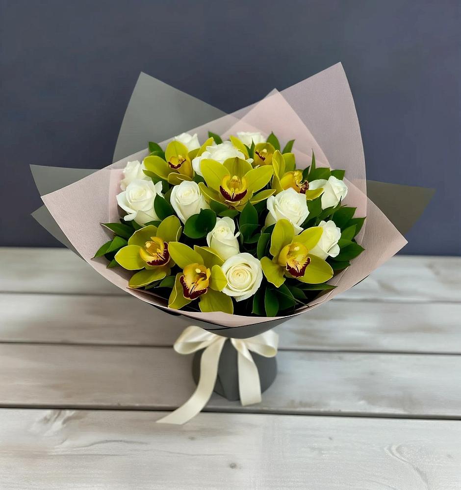 Букет цветов из: Орхидеи и Розы в Анне