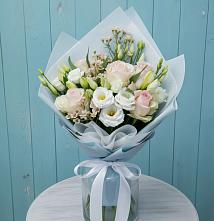 Букет цветов из:  Розы и Лизиантусы в Анне