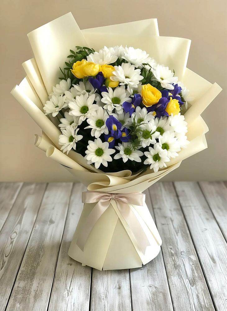 Букет цветов из: Ирисы, Хризантемы и Розы в Анне