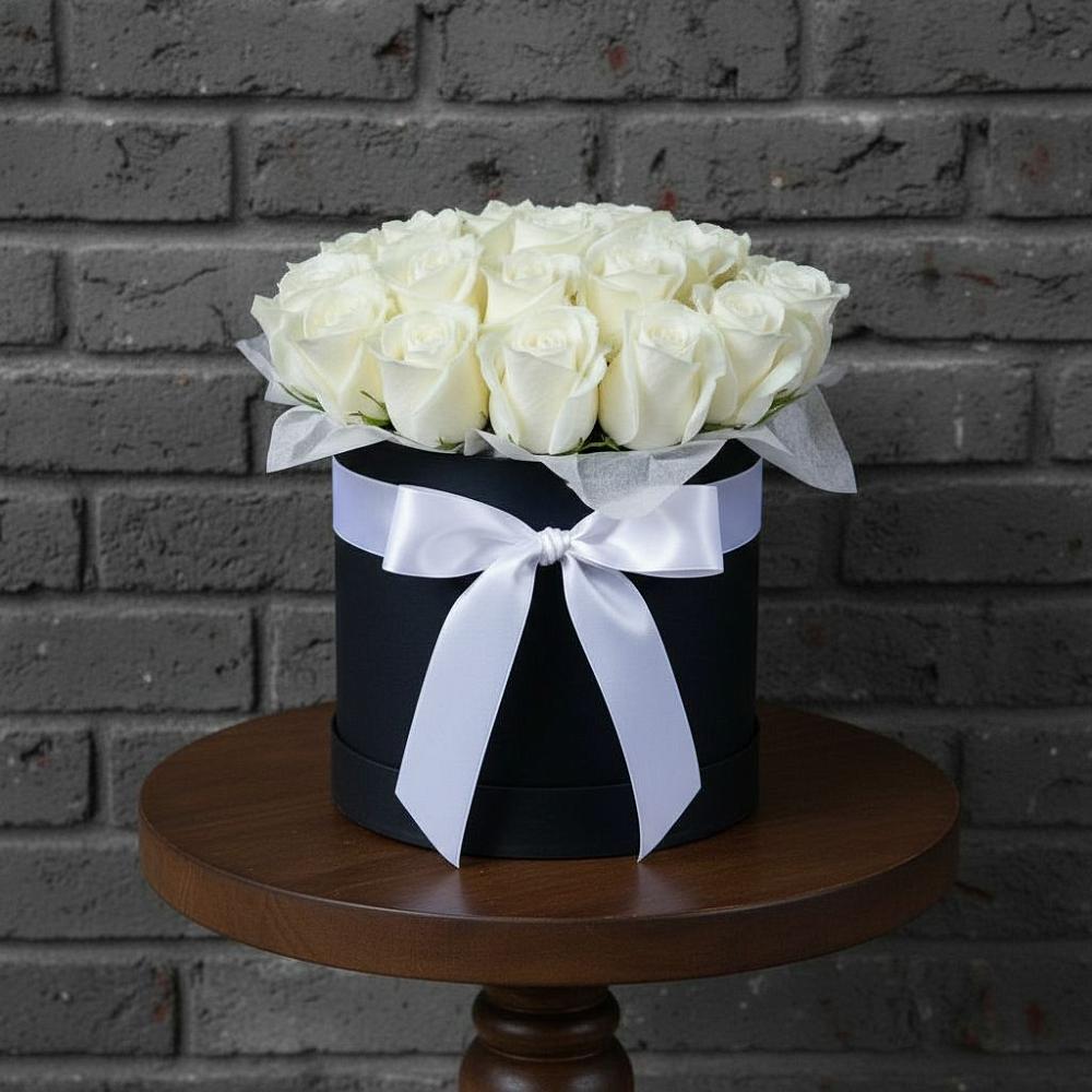 Цветочная композиция из Розы в шляпной коробке в Анне