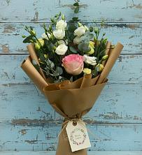 Букет цветов из:  Розы и Лизиантусы в Анне